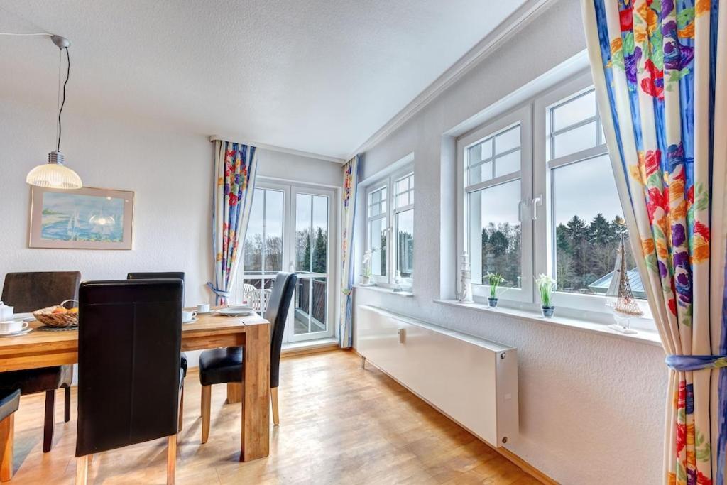 Grosse Schoene 3 Zimmer Ferienwohnung - 100 Qm - In Strandnaehe Fuer 6 Personen!! Heringsdorf  Buitenkant foto
