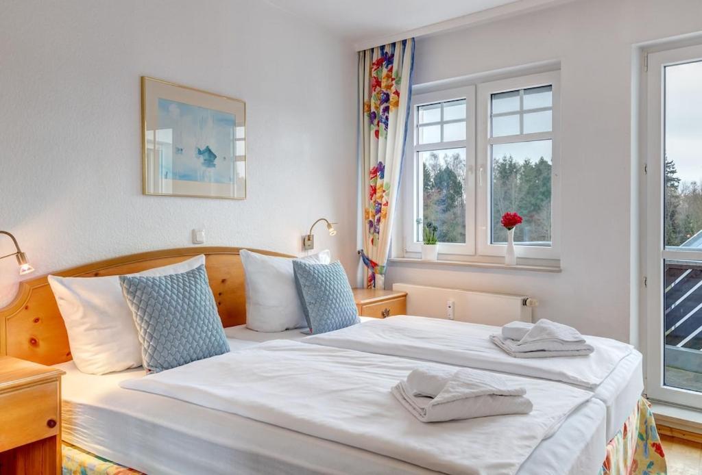 Grosse Schoene 3 Zimmer Ferienwohnung - 100 Qm - In Strandnaehe Fuer 6 Personen!! Heringsdorf  Buitenkant foto